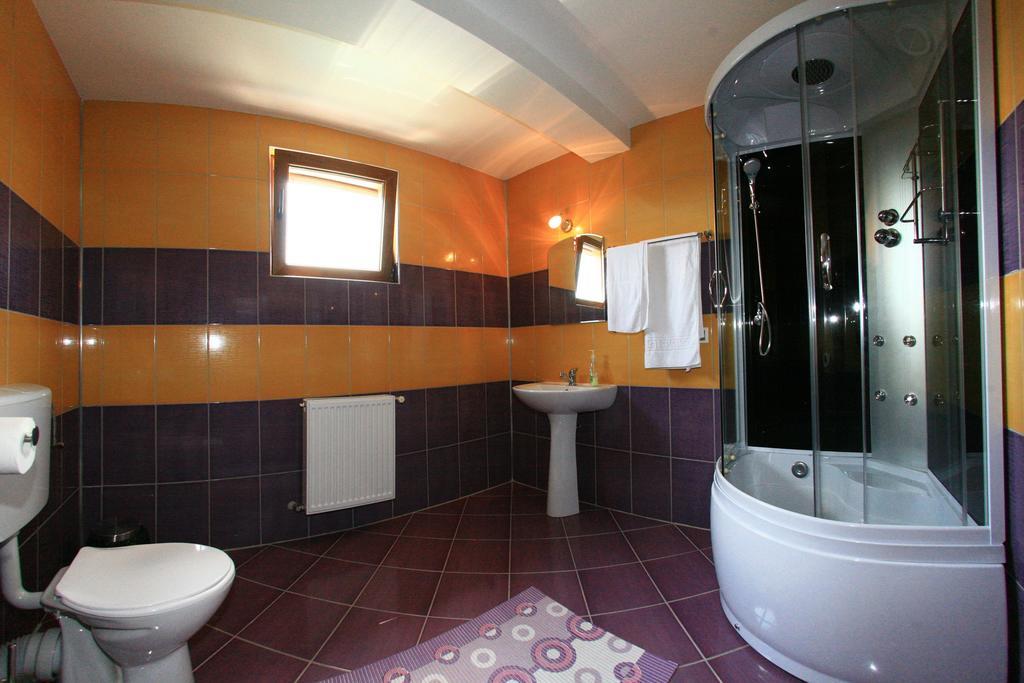 Heaven Hotel Sălişte Szoba fotó
